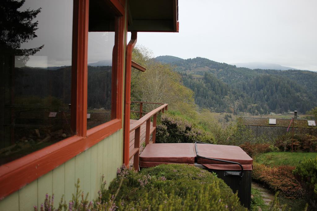 The Historic Requa Inn Klamath Extérieur photo