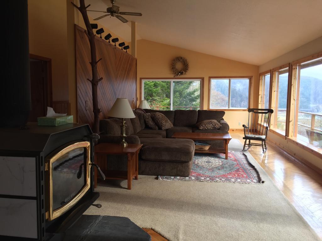 The Historic Requa Inn Klamath Extérieur photo